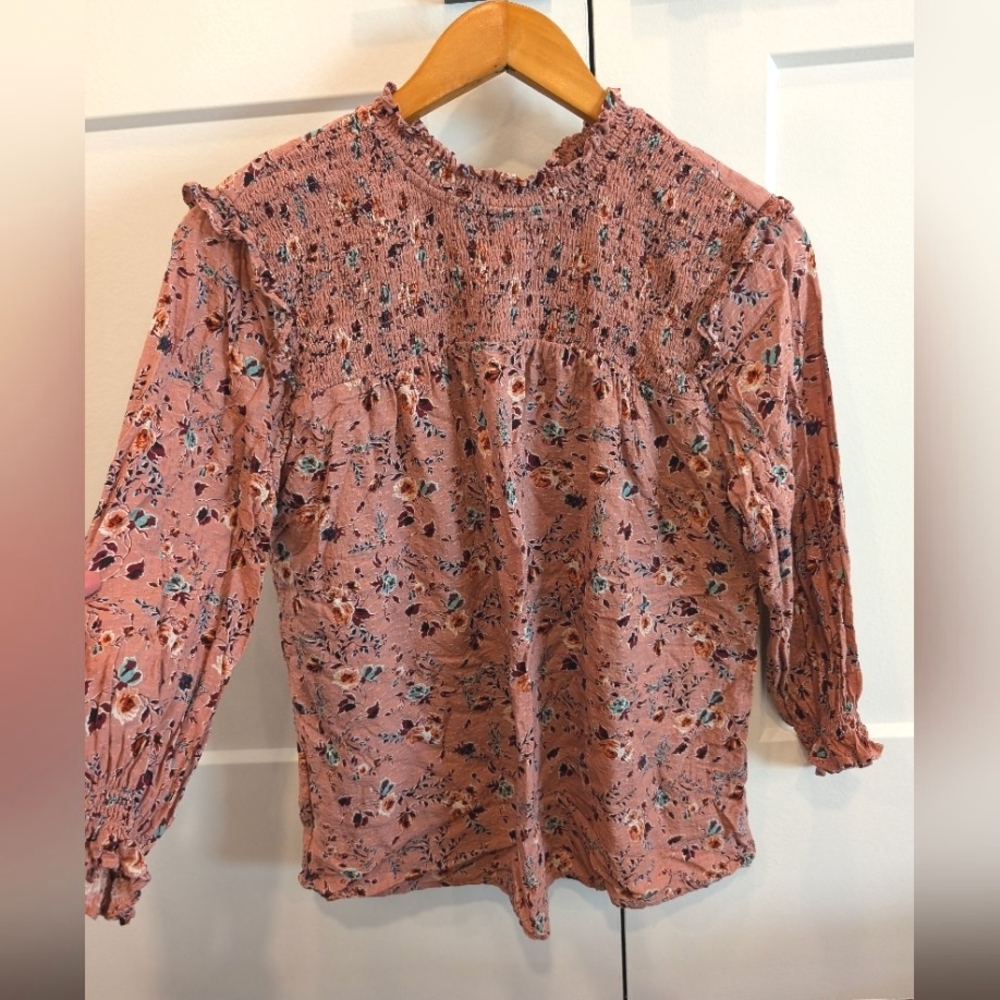 KATE and SAM  blouse in a rose floral with smocked detail. 3/4 length sleeves Si